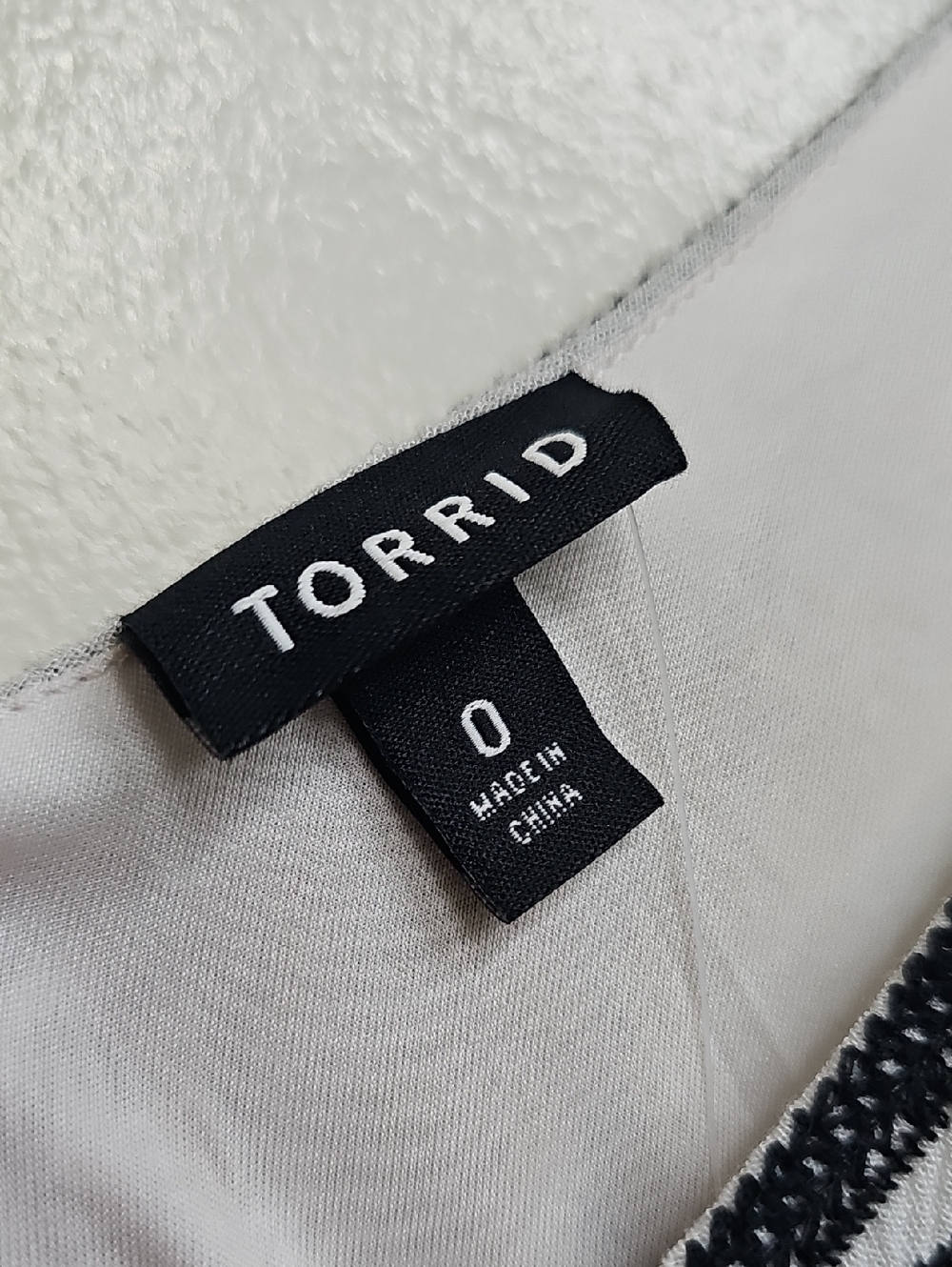 TORRID White Gauze Embroidered Smocked Dress Size 0 - Picture 6 of 7